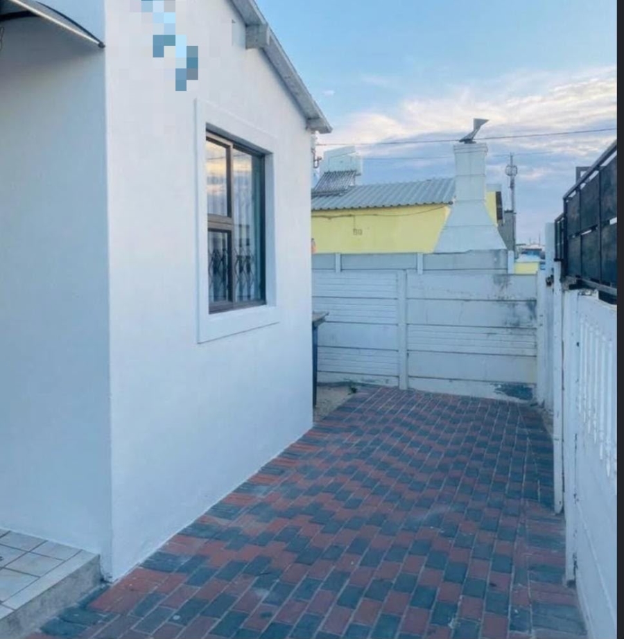 3 Bedroom Property for Sale in Kuyasa Western Cape